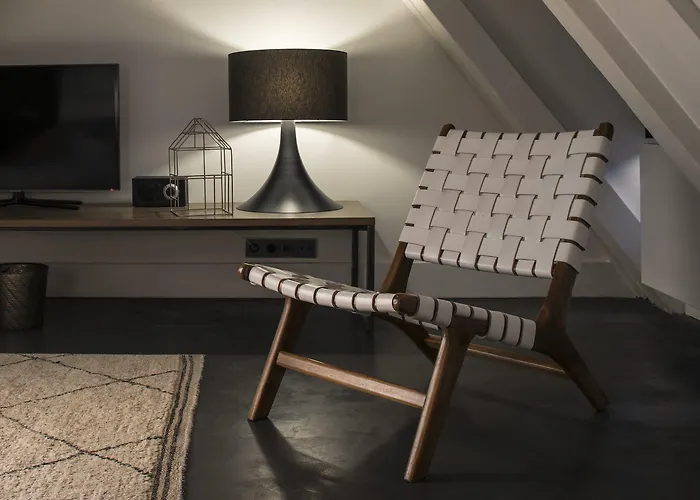 Commune Suites