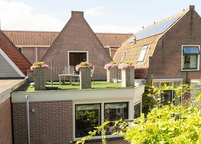 Bij De Buren